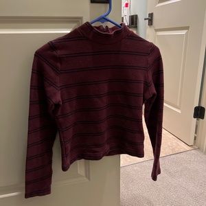 Levi’s Ribbed Mock Neck Top